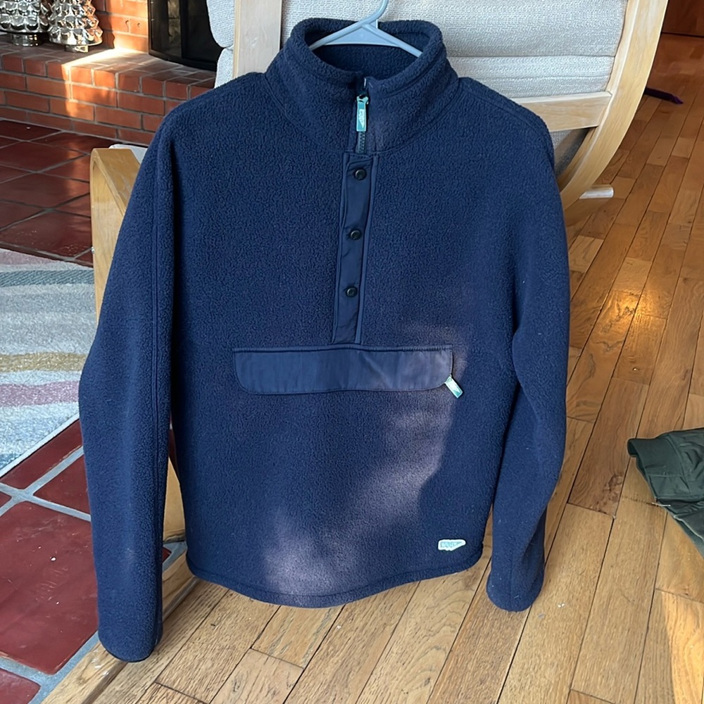 Wellen Navy Blue 1/4 zip with front zipper pocket. Size XS